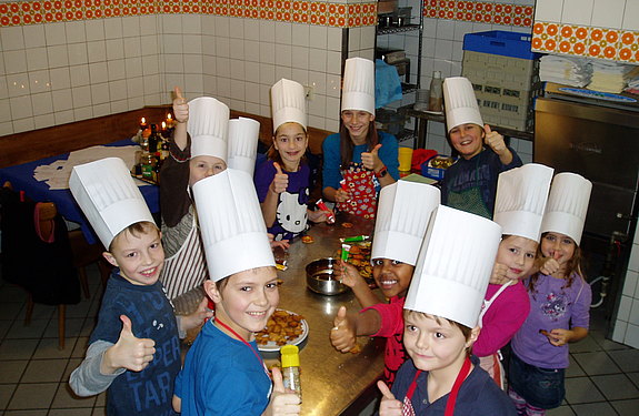 Kinder backen Kekse - mit Kathrin Michalko